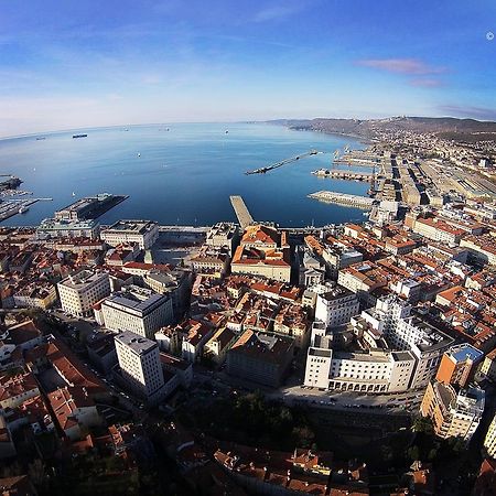 B&B Piazza Goldoni Trieste Extérieur photo